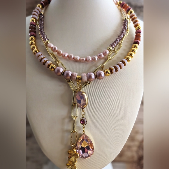 Rose Opaline Glass And Freshwater Pearls  In Paperclip Statement Necklace - Picture 1 of 13
